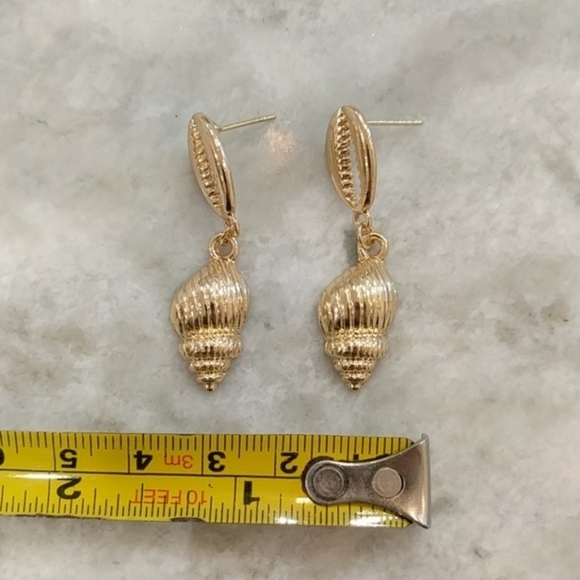 14K Gold Plated Shell Drop Earrings Conch - Picture 4 of 6